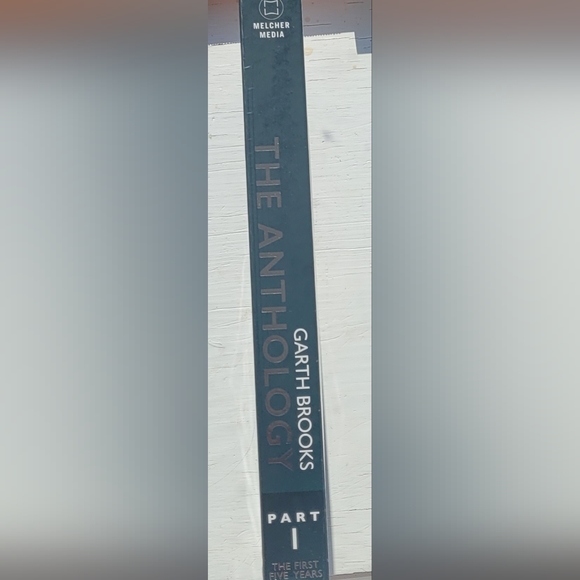 Garth Brooks: The Anthology Part 1 - Picture 4 of 4